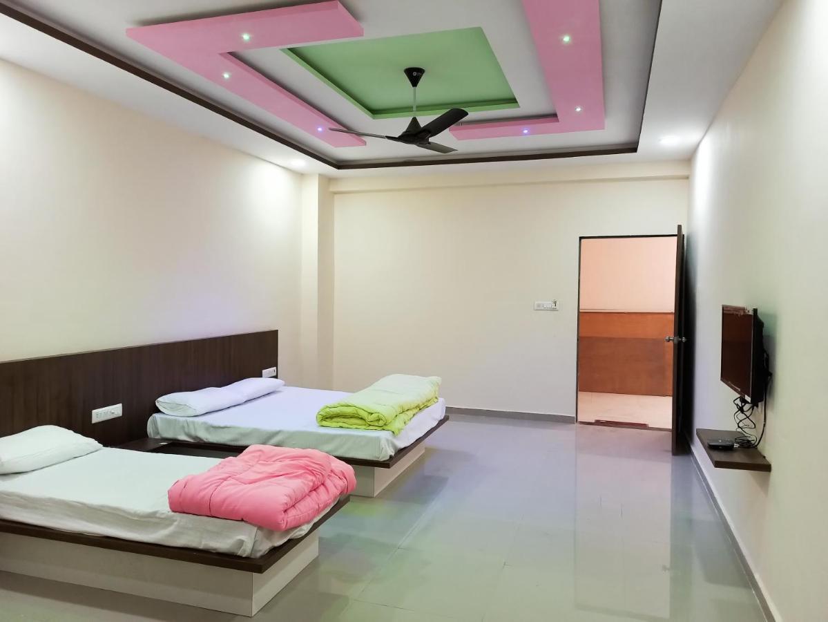 Hotel Plaza Inn Rajpipla Exterior photo