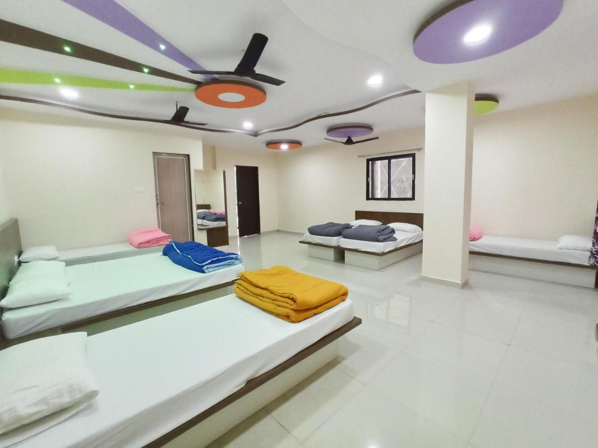 Hotel Plaza Inn Rajpipla Exterior photo
